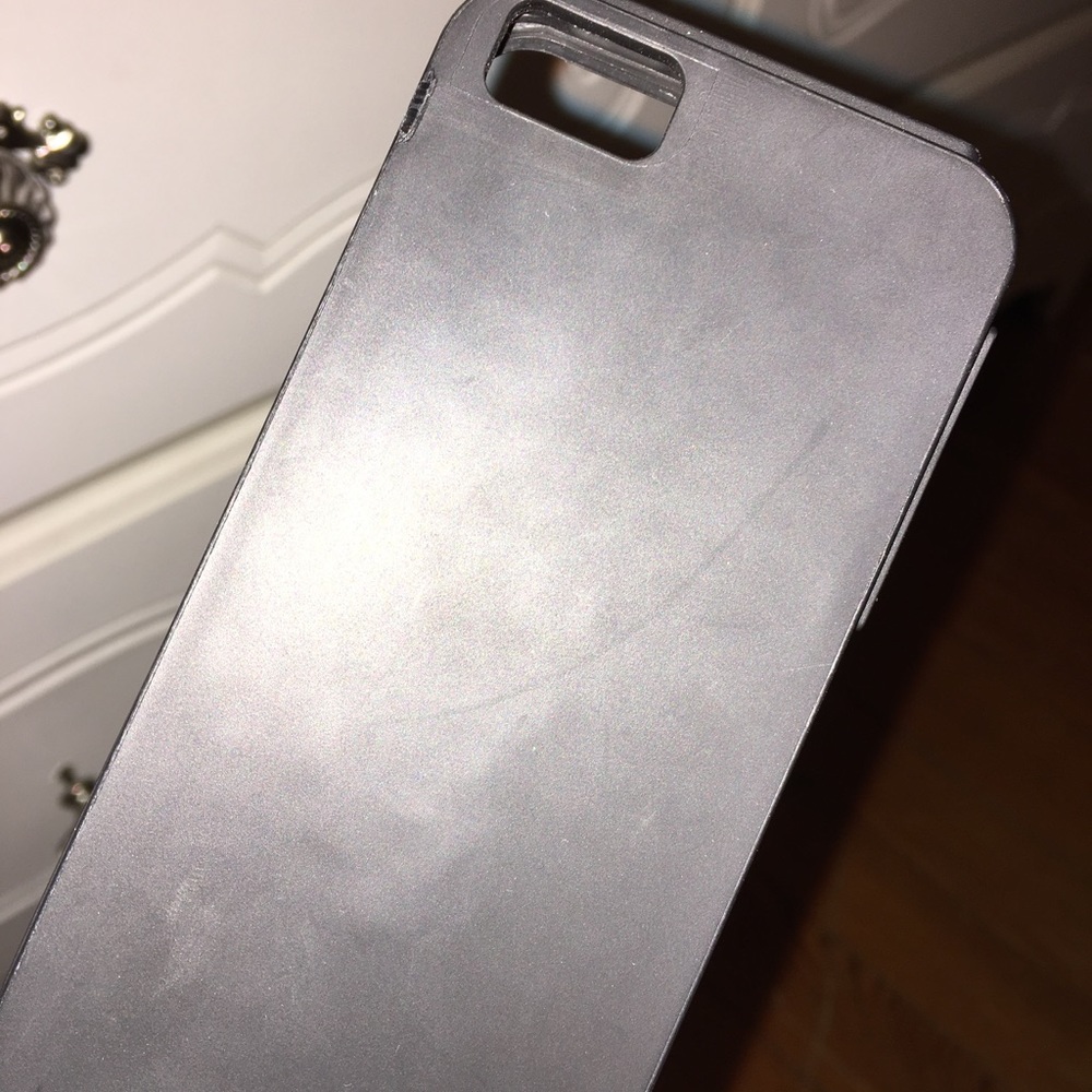 FREE iPhone 5-5S Sleek black case